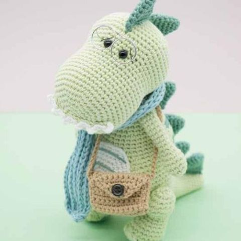 Amigurumi: dinossauro professor
