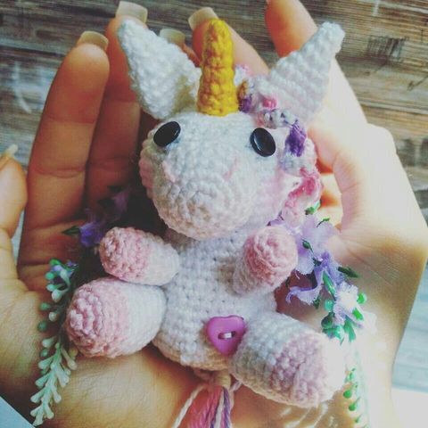 Chaveiro de amigurumi: unicórnio